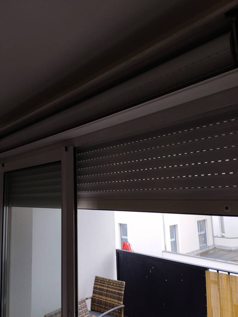 Remplacement d'un tablier alu de volet roulant à Bordeaux Benauge :  Serrurier sur la rive droite de Bordeaux