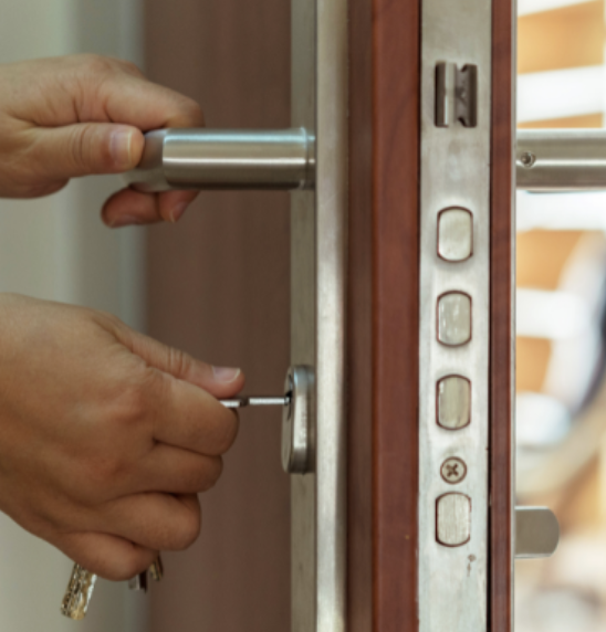 Serrure 3 points et porte blindée pour residence secondaire a Parempuyre : Expert dans la pose de serrure sur Parempuyre au nord de Bordeaux