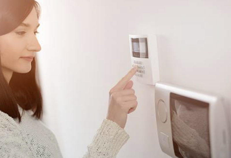 Professionnel pour pose de digicode pour immeuble dans le quartier de Bacalan : Protegez vous grace à votre serrurier de Bordeaux Nord